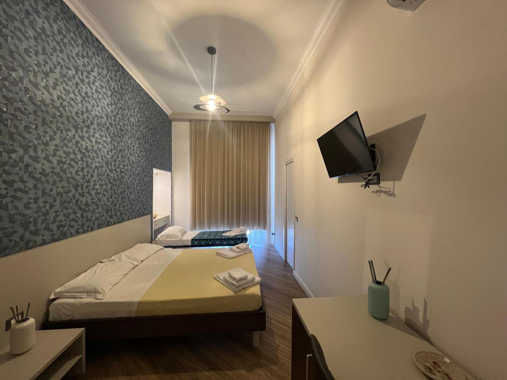 Rooms Garibaldi Nápoles Exterior foto