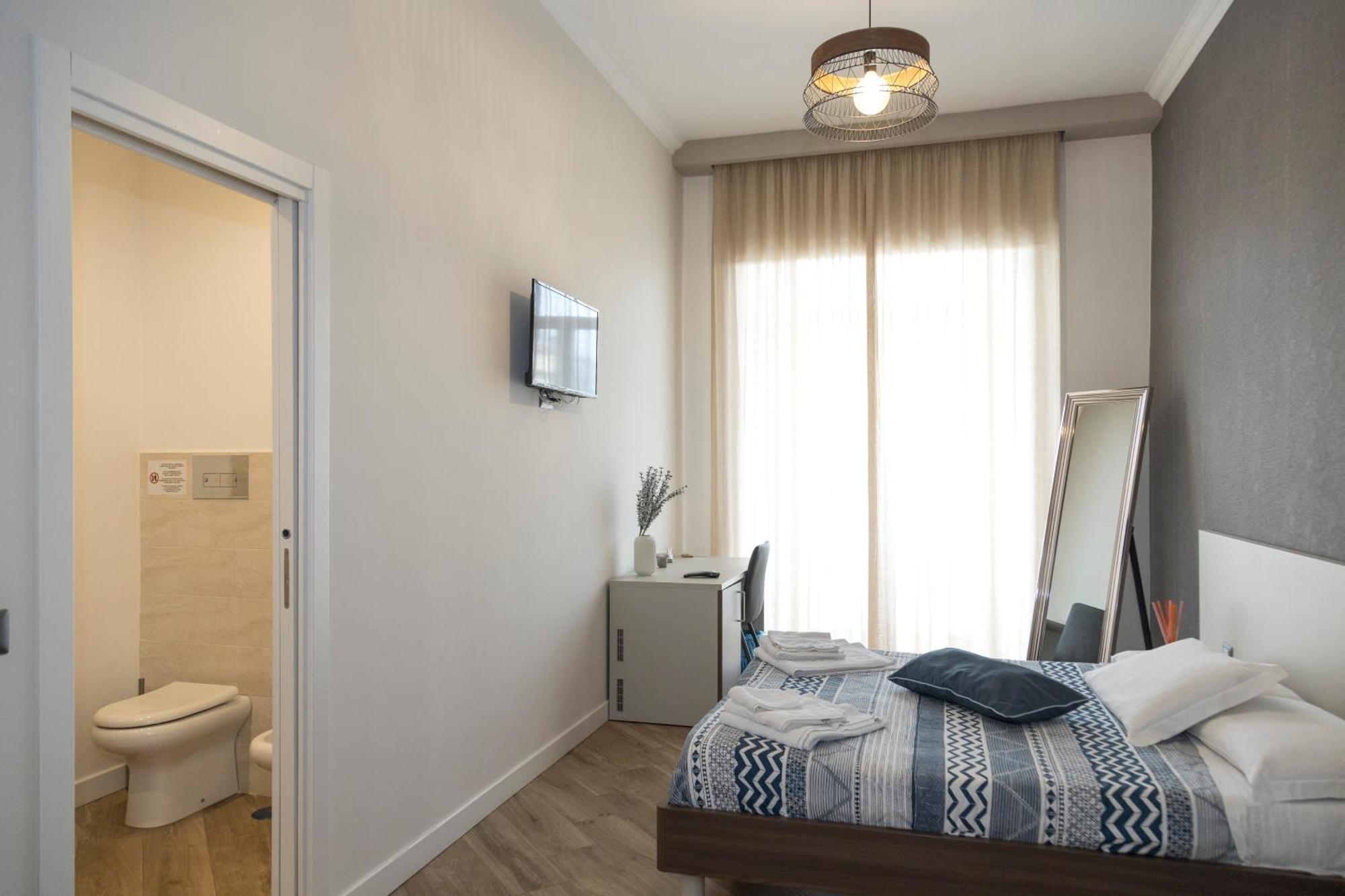 Rooms Garibaldi Nápoles Exterior foto